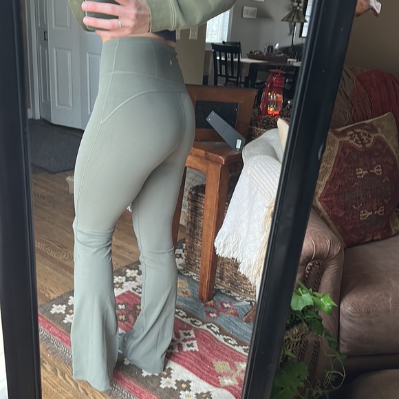 Lululemon Groove Pant - Picture 4 of 6